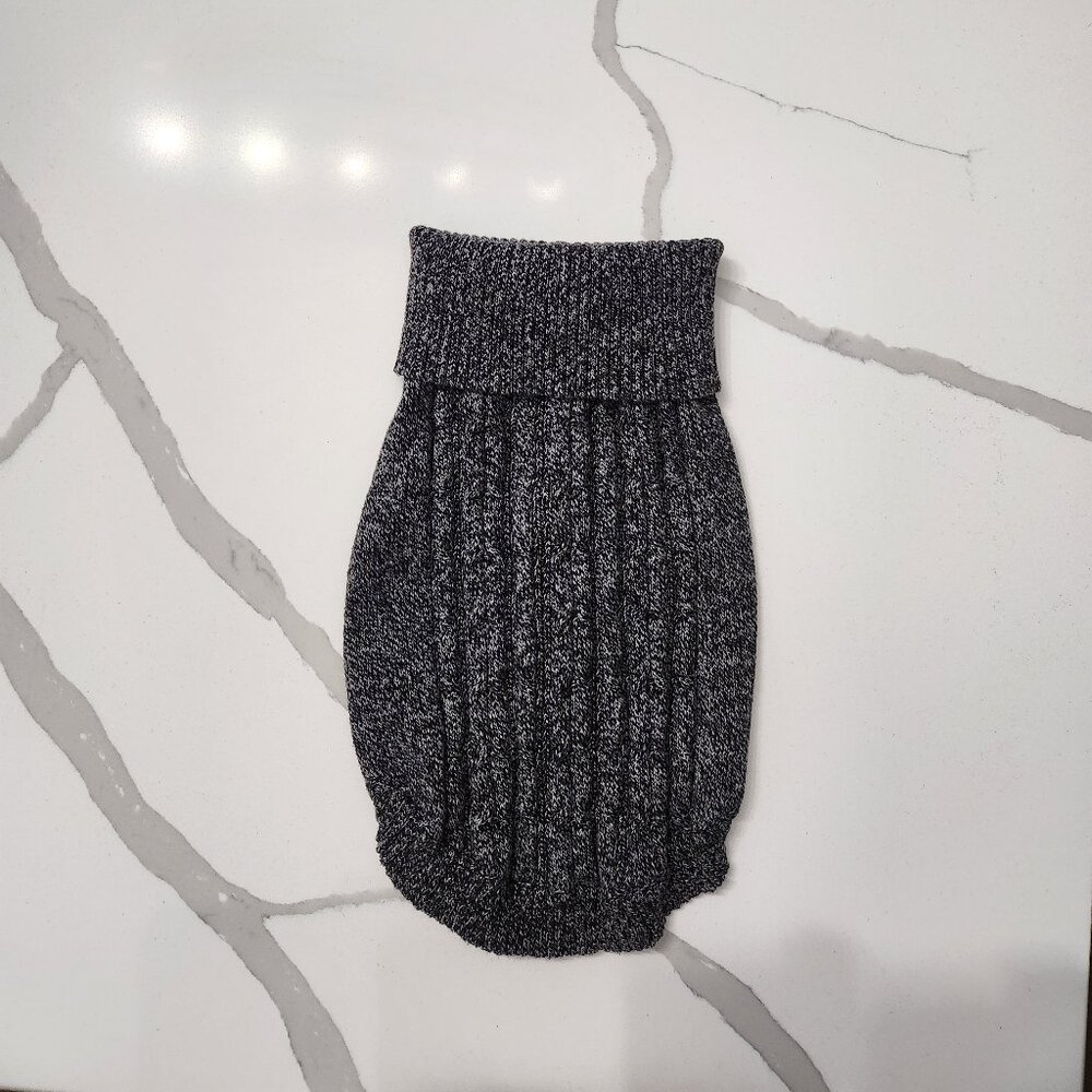 GRAY DOG SWEATER